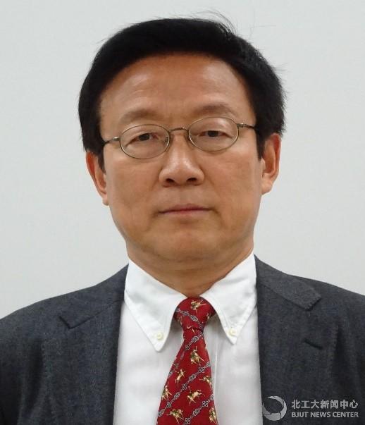 钟宁教授.jpg
